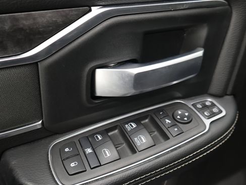 Used 2024 RAM 3500 Big Horn w/ Night Edition image 38