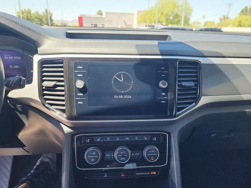 Used 2022 Volkswagen Atlas SEL Premium image 12