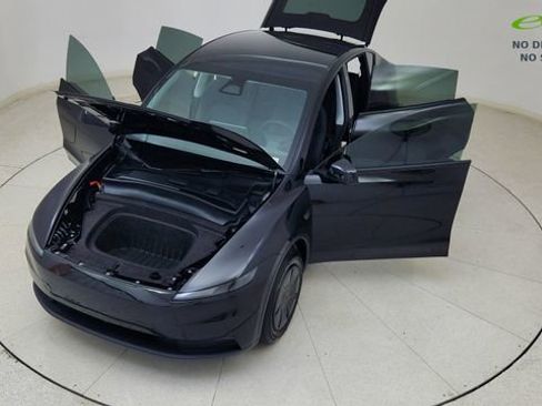 Used 2026 Tesla Model Y 2WD image 76
