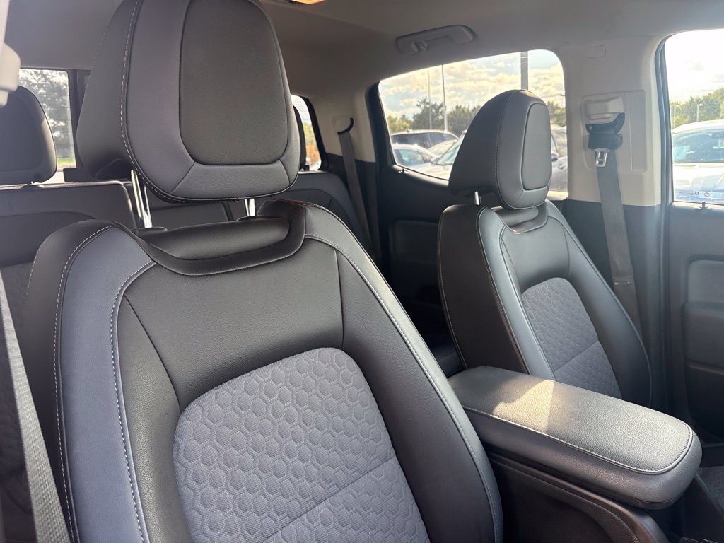 Used 2019 Chevrolet Colorado Z71 AWD/4WD image 25