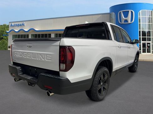 New 2026 Honda Ridgeline Black Edition image 5