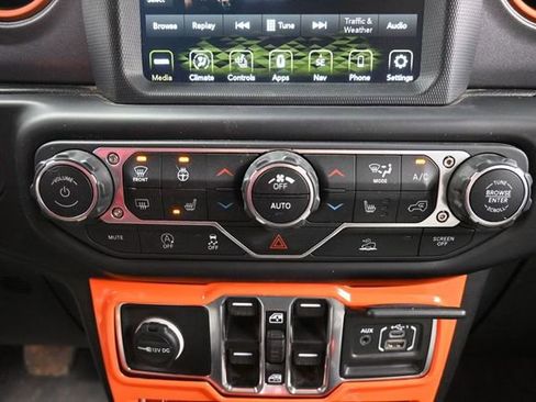 Used 2022 Jeep Gladiator Mojave w/ LED Lighting Group AWD/4WD image 27