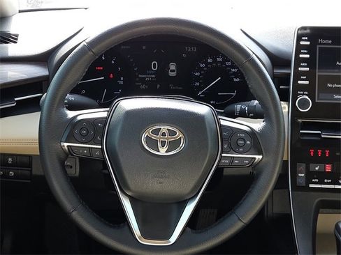 Used 2022 Toyota Avalon XLE image 13