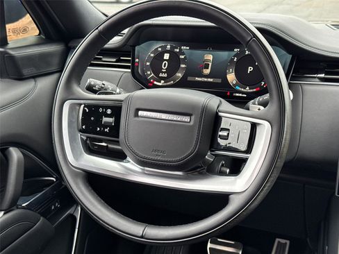 Used 2025 Land Rover Range Rover SE AWD/4WD image 24
