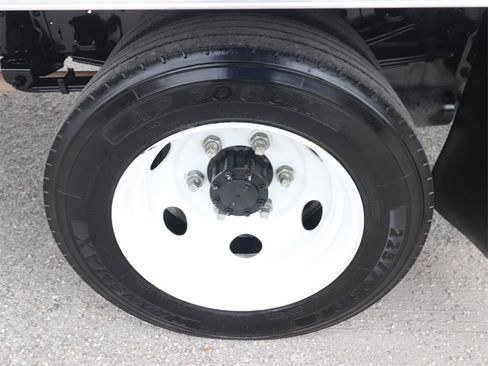 Used 2024 Isuzu NPR image 15