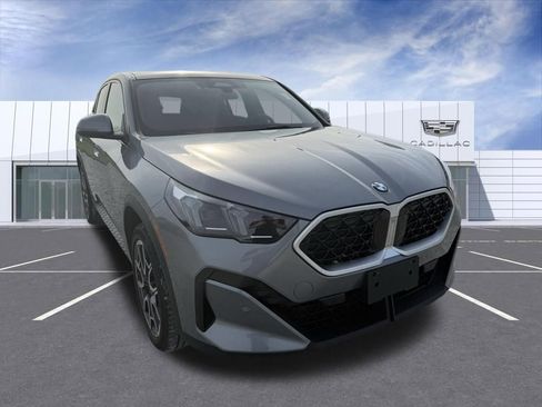 Used 2025 BMW X2 xDrive28i AWD/4WD image 1