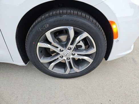 New 2026 Chrysler Pacifica Pinnacle image 10