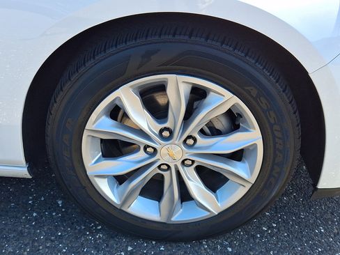 Used 2025 Chevrolet Malibu LT FWD image 9