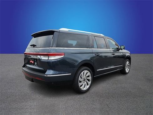 New 2024 Lincoln Navigator L Reserve image 3