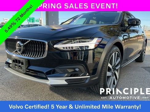 Certified 2024 Volvo V90 B6 Cross Country Ultimate w/ Protection Package Premier AWD/4WD image 5
