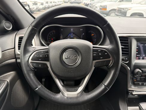 Used 2018 Jeep Grand Cherokee Laredo AWD/4WD image 18