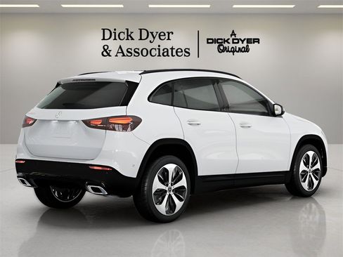 Used 2026 Mercedes-Benz GLA 250 image 10