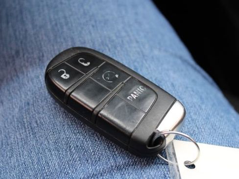 Used 2016 Jeep Renegade Sport w/ Power & Air Group image 11