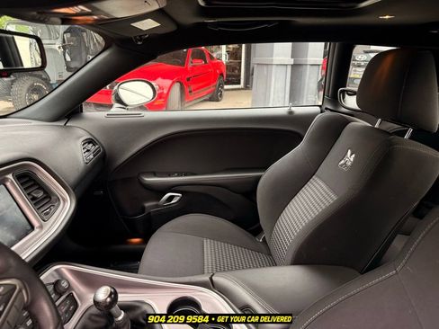 Used 2019 Dodge Challenger R/T Scat Pack w/ Driver Convenience Group RWD image 25