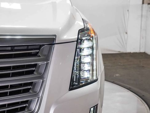 Used 2018 Cadillac Escalade ESV Platinum AWD/4WD image 7