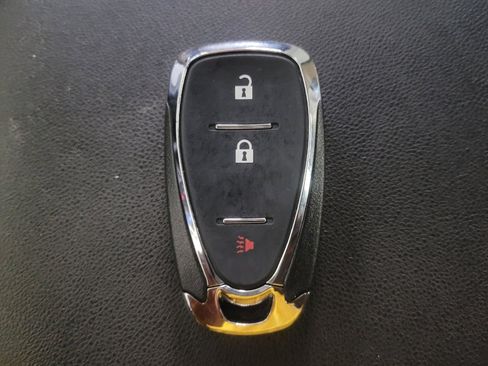 Used 2019 Chevrolet Equinox LS image 32