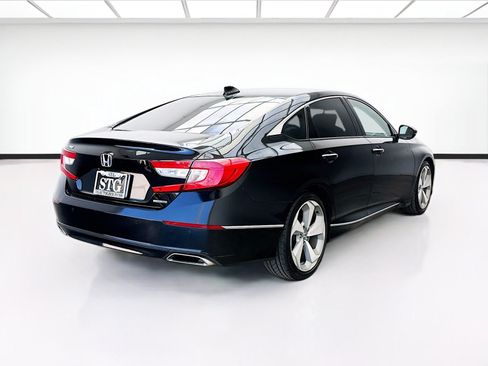 Used 2018 Honda Accord Touring image 4
