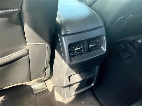 Used 2022 Ford Edge SEL w/ Convenience Package image 11