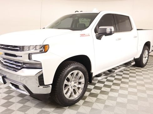 Used 2022 Chevrolet Silverado 1500 LTZ w/ Z71 Off-Road Package image 9
