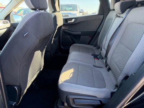 Used 2020 Ford Escape SE image 12