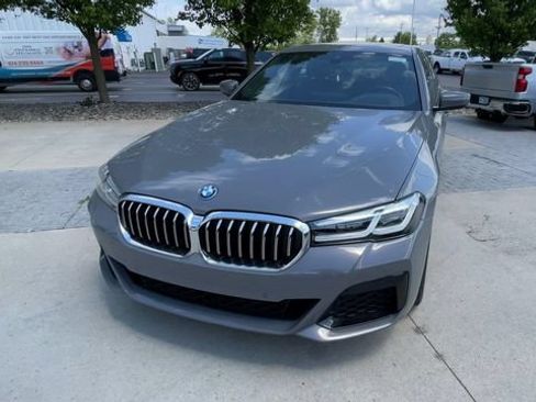 Used 2022 BMW 530e xDrive w/ Premium Package AWD/4WD image 5