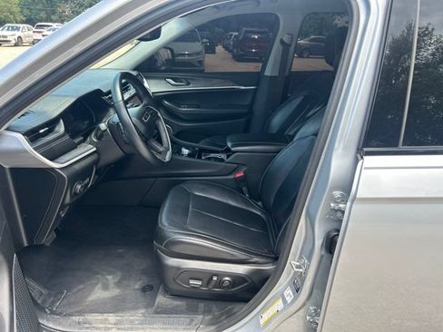 Used 2022 Jeep Grand Cherokee Limited AWD/4WD image 5