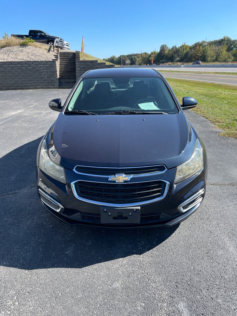 Used 2016 Chevrolet Cruze LT w/ Technology Package FWD image 8