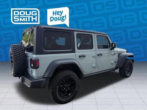 Used 2023 Jeep Wrangler Unlimited w/ Cold Weather Group AWD/4WD image 4
