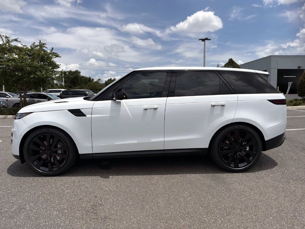 New 2026 Land Rover Range Rover Sport SE AWD/4WD image 2