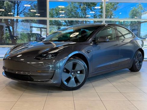 Used 2023 Tesla Model 3 Standard Range RWD image 1