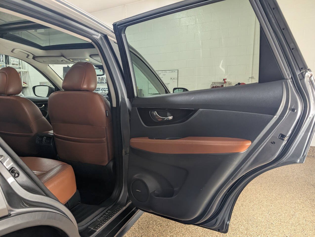 Used 2017 Nissan Rogue AWD image 18