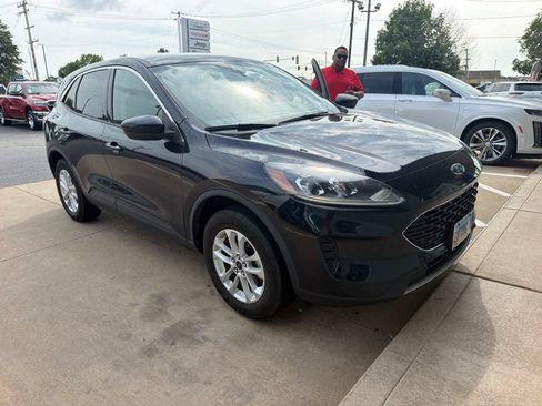 Used 2021 Ford Escape SE w/ Convenience Package AWD/4WD image 1
