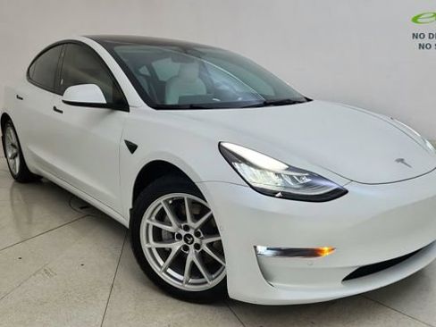 Used 2022 Tesla Model 3 Long Range AWD/4WD image 1
