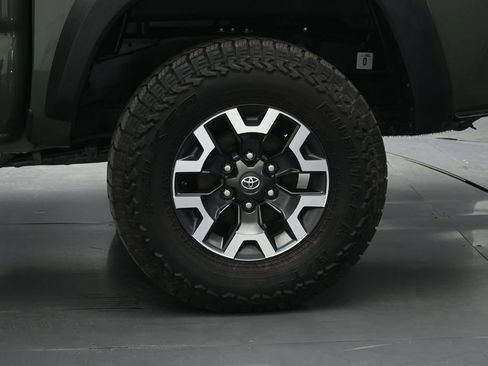 Used 2022 Toyota Tacoma TRD Off-Road w/ Technology Package RWD image 25