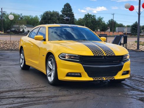 Used 2017 Dodge Charger R/T RWD image 7