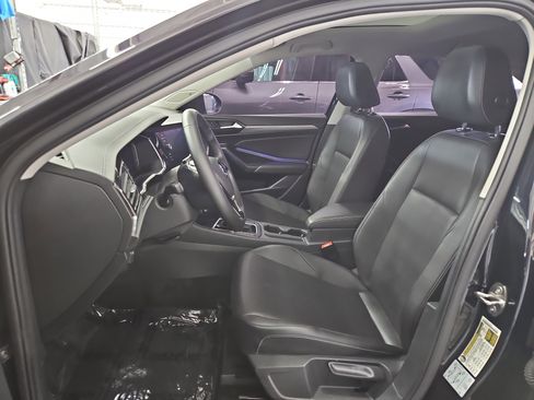 Used 2019 Volkswagen Jetta SEL w/ Cold Weather Package FWD image 8