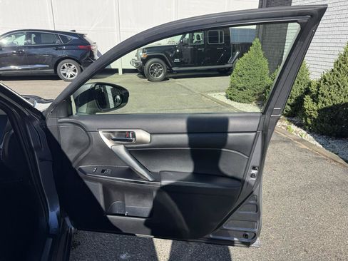 Used 2014 Lexus CT 200h FWD image 23