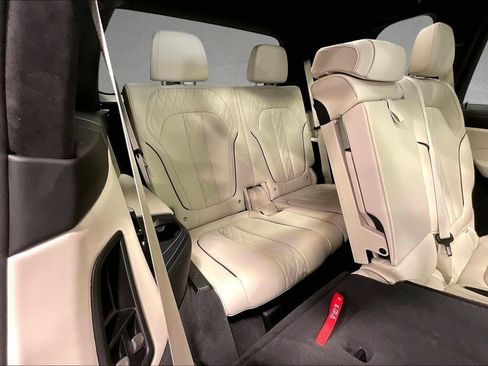 Used 2025 BMW X7 M60i AWD/4WD image 26