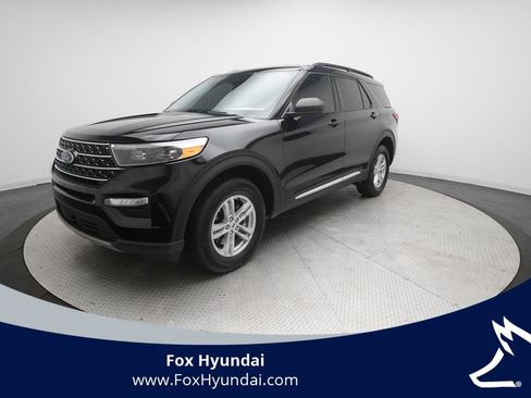 Used 2024 Ford Explorer XLT w/ Equipment Group 202A AWD/4WD image 1