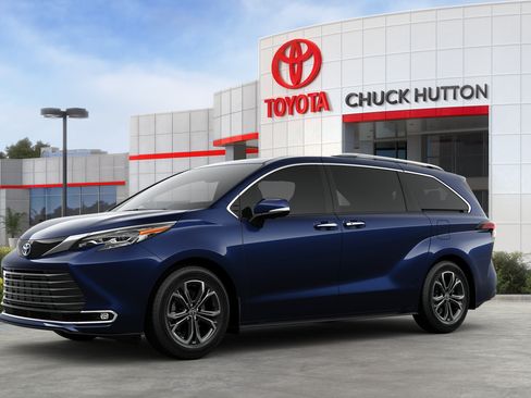 Used 2025 Toyota Sienna Platinum AWD/4WD image 31