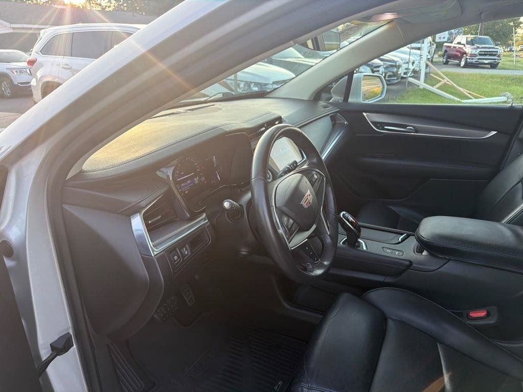 Used 2017 Cadillac XT5 Premium Luxury w/ LPO, Wheel Lock Package FWD image 19