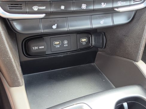 Used 2019 Hyundai Santa Fe Limited FWD image 22
