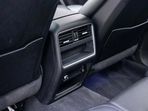 Certified 2023 Porsche Cayenne AWD/4WD image 18