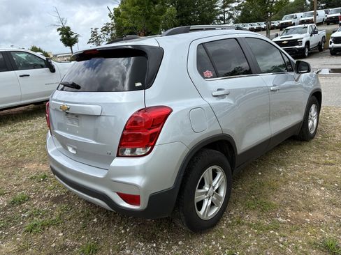 Used 2020 Chevrolet Trax LT FWD image 8