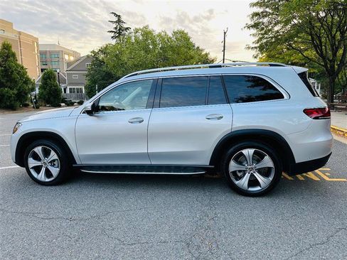 Used 2021 Mercedes-Benz GLS 450 4MATIC image 10