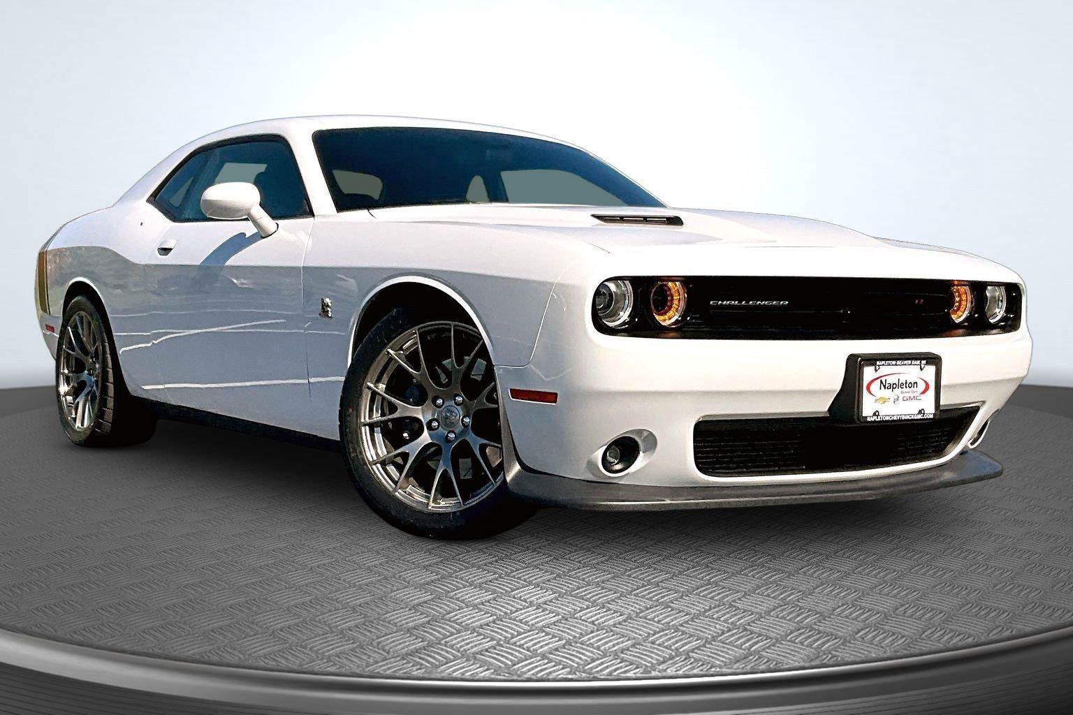 Used 2016 Dodge Challenger R/T Scat Pack RWD image 13