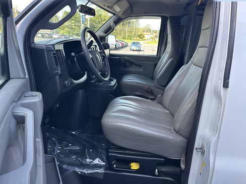 Certified 2019 Chevrolet Express 2500 RWD image 8