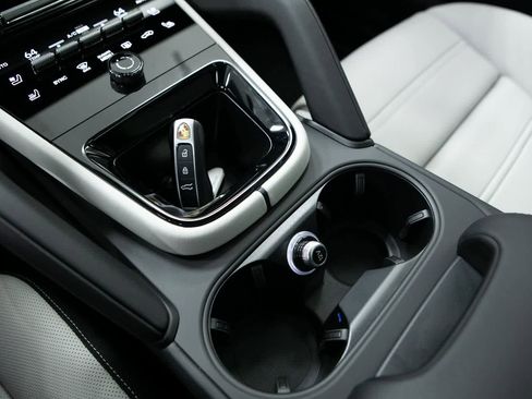 New 2026 Porsche Cayenne GTS image 24
