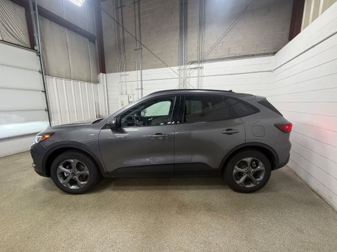 Certified 2025 Ford Escape ST-Line Select AWD/4WD image 5
