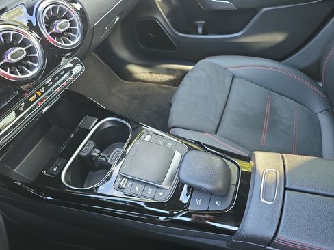 Used 2021 Mercedes-Benz CLA 35 AMG 4MATIC image 24